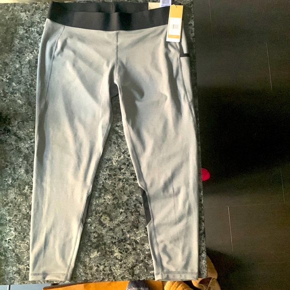 Adidas new w tags mid rise 7/8 tights with 2 in wide elastic waistband - Picture 2 of 5